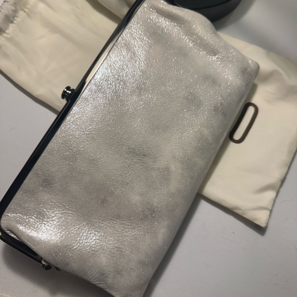 Hobo International Lauren clutch in Snowglobe